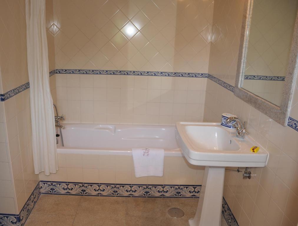 Hôtel Casa Do Pinheiro - Turismo De Habitacao à Ponte de Lima Chambre photo